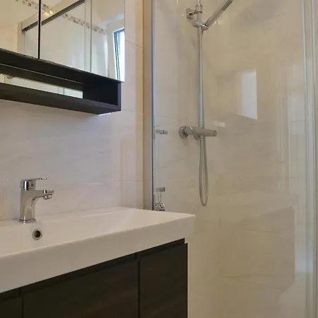 Fiore Di Mare - Delizioso Bilocale Con Posto Auto Vicino Al Porto アパート グラード